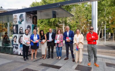Las marquesinas del tranvía de Zaragoza se convierten de nuevo en una gran galería de arte al aire libre con Parada Asalto