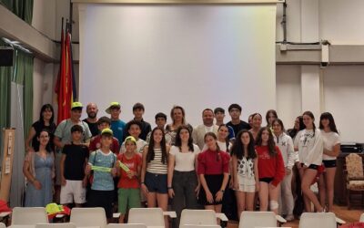 «Un momento de atención salva vidas»: el mensaje de los alumnos del IES Ítaca ganadores de las XV Jornadas de Seguridad Vial del Tranvía